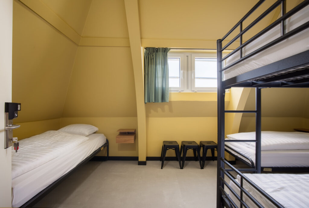 family room at hostel cooldocks